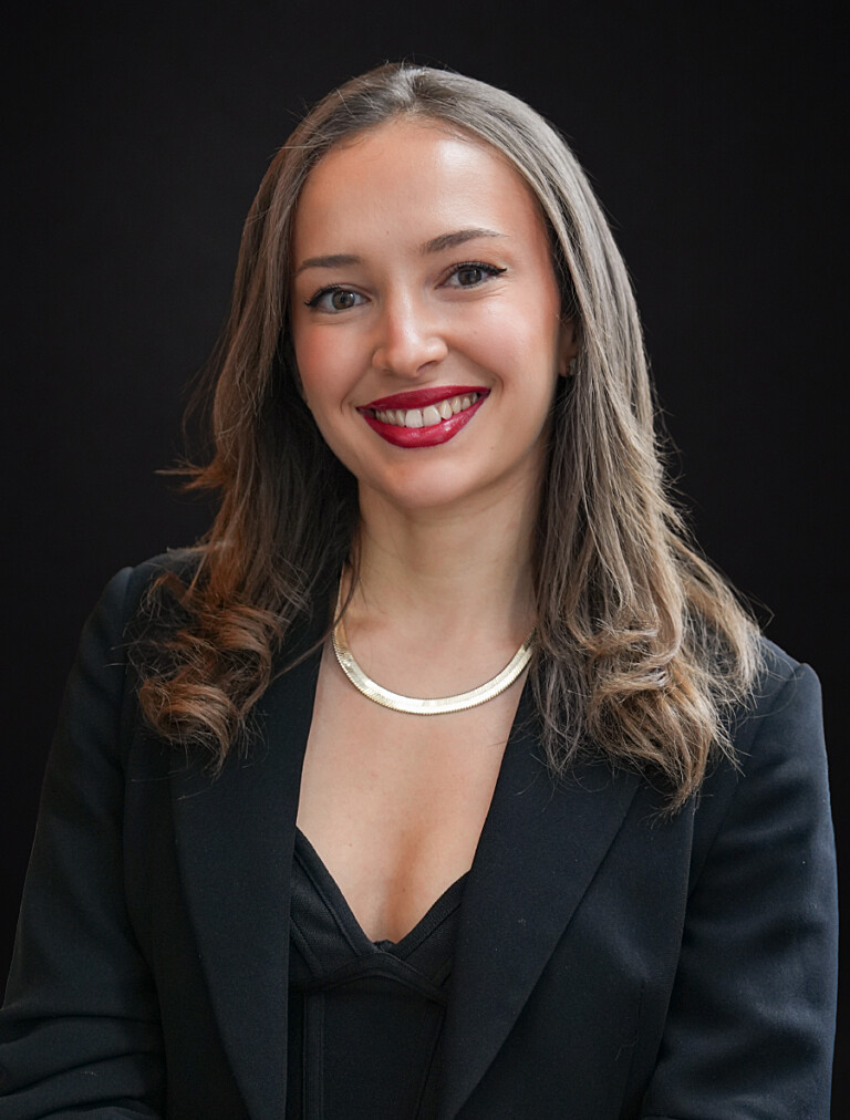 Porträt von Amira, Aesthetify-Team